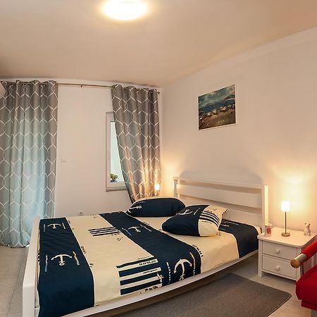 Apartments Marta Baška Voda Rom bilde