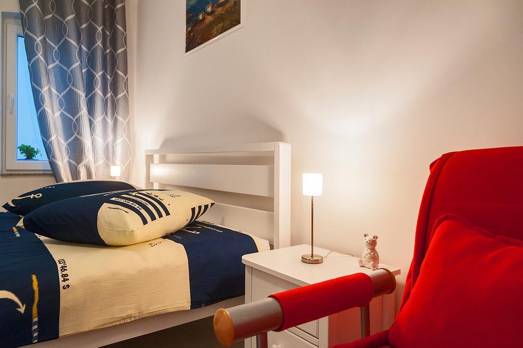 Apartments Marta Baška Voda Rom bilde