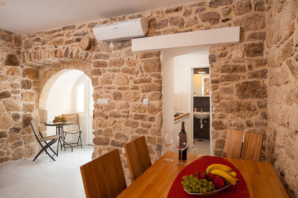Apartments Marta Baška Voda Rom bilde