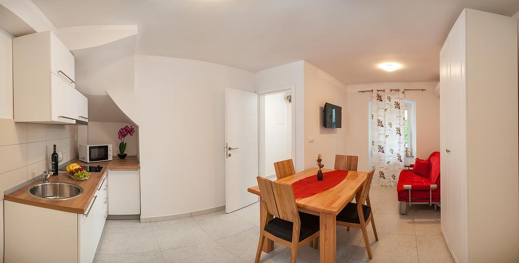 Apartments Marta Baška Voda Rom bilde