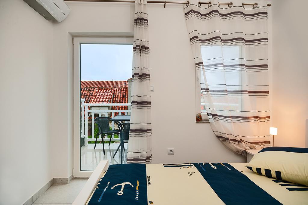 Apartments Marta Baška Voda Rom bilde