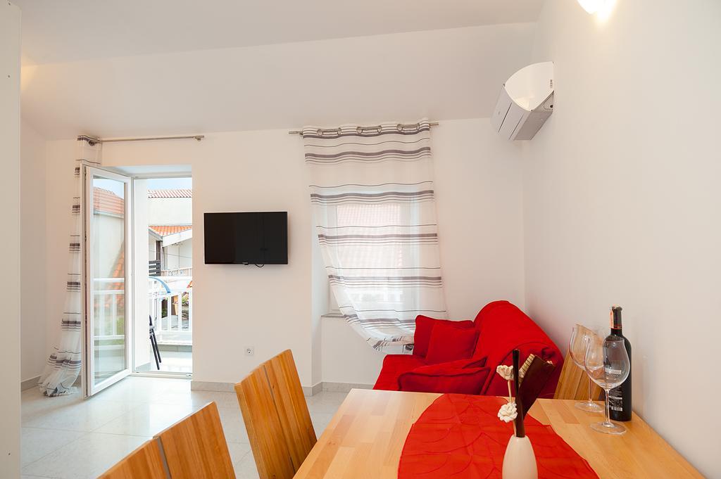 Apartments Marta Baška Voda Rom bilde