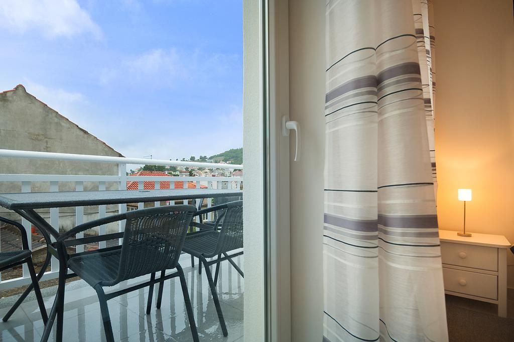 Apartments Marta Baška Voda Rom bilde