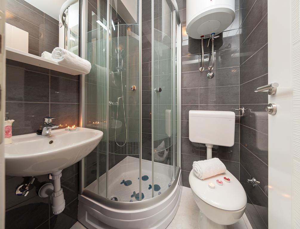 Apartments Marta Baška Voda Rom bilde